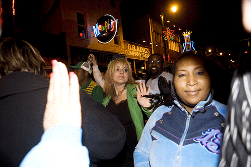 picture of woman on Beale Street